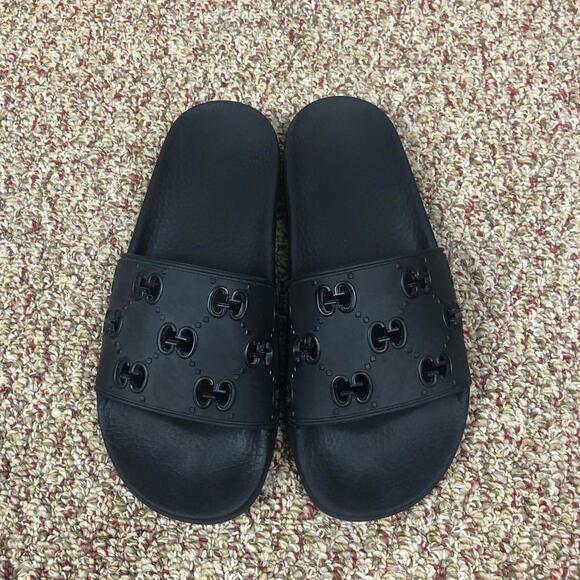 Gucci Rubber GG Slide Sandal - Picture 2 of 11